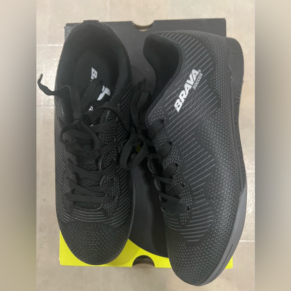 Brava Brand Black Soccer Cleats Size Mens 6d